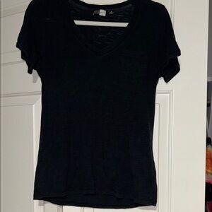 Saks Fifth Avenue Threads V-neck Black Short Sleeve T-Shirt Sz M